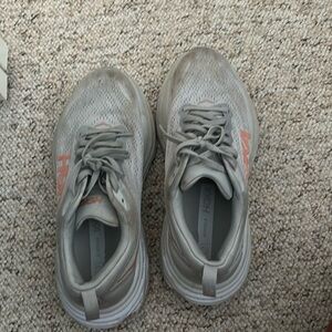 Hokas